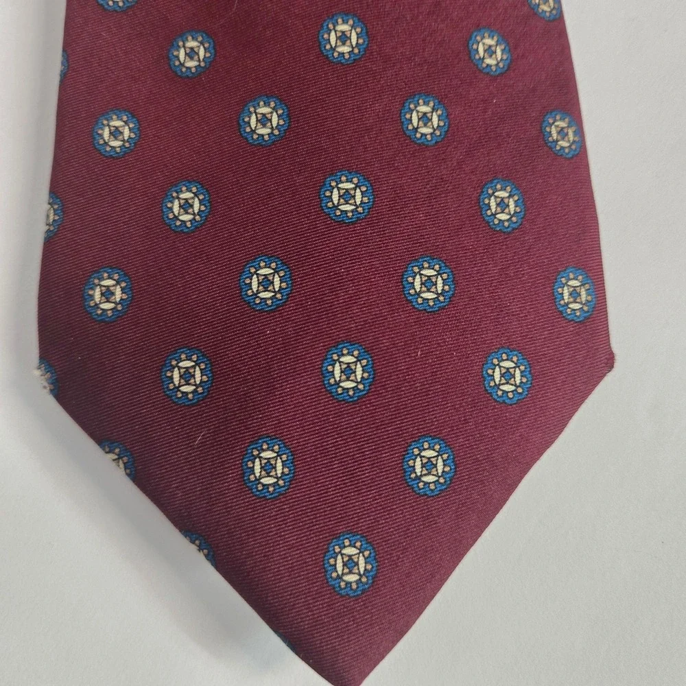 Land's End Mens Silk Tie Burgundy Red Geometric Medallion Hand Sewn Necktie